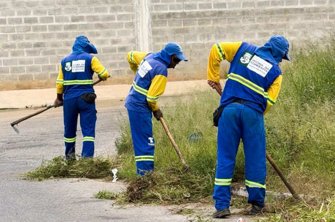 Secretarias municipais de Serviços Públicos e Meio Ambiente ampliam mutirões de limpeza e poda em diversos bairros