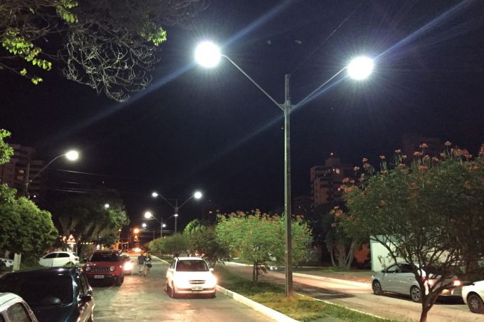 Avenida Ivo Freire recebe nova iluminação