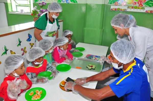 Alimentação escolar: cuidado especial com as refeições servidas nas escolas
