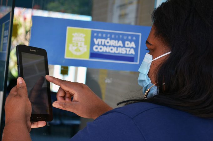 Prefeitura de Vitória da Conquista é pioneira em instalação de ficha de síndrome gripal em tablet de agente de saúde