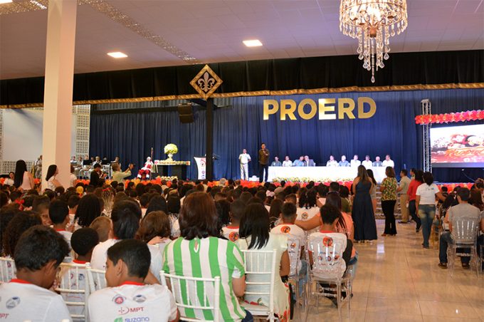 Proerd completa 15 anos e certifica mais de sete mil alunos municipais