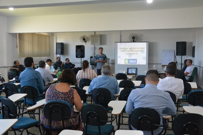 Comitê de Gestão de Crise do Coronavírus se reúne com secretários municipais