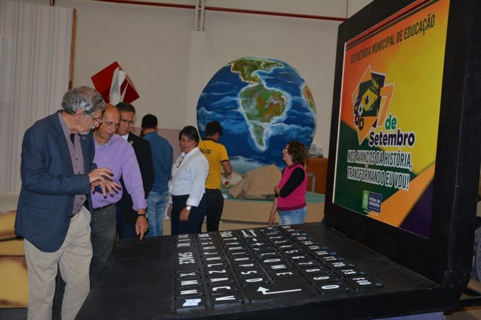 Prefeito acompanha últimos preparativos para o desfile de 7 de setembro