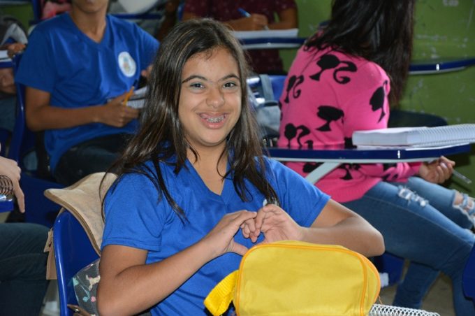 Prefeitura tem ensino especializado para estudante com Síndrome de Down
