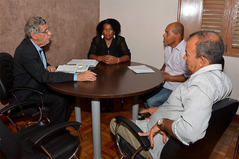Prefeito Herzem Gusmão recebe Conselho Popular