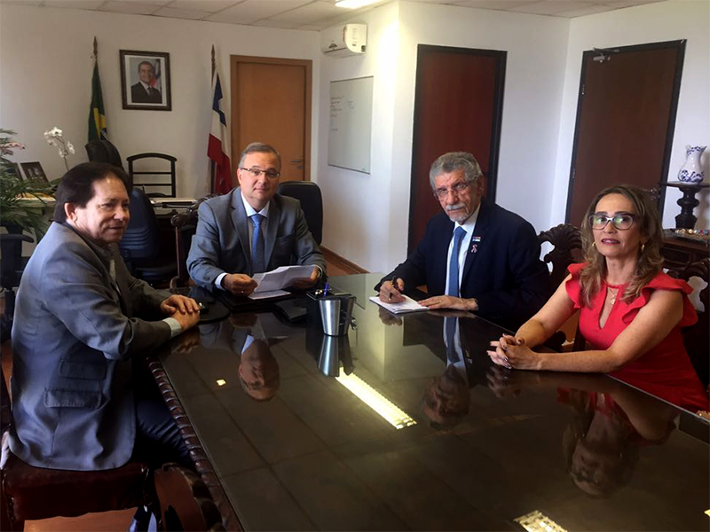 Herzem Gusmão se reúne com secretário de Saúde do Estado