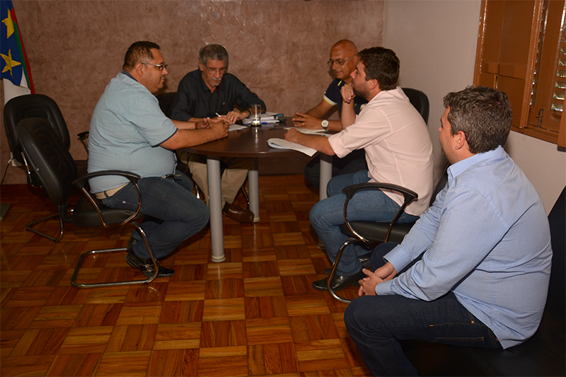 Governo Municipal assina declaração para garantir acesso à Programa de Habitação Rural