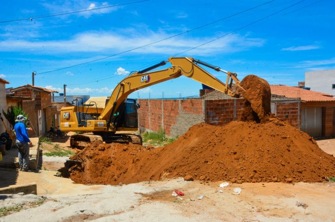 Acelera Conquista: Prefeitura começa obra de pavimentação do loteamento Panorama e moradores comemoram