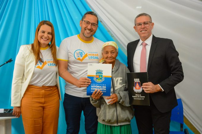 Prefeitura intensifica política de regularização fundiária e entrega escrituras a mais de 500 famílias do Nova Cidade