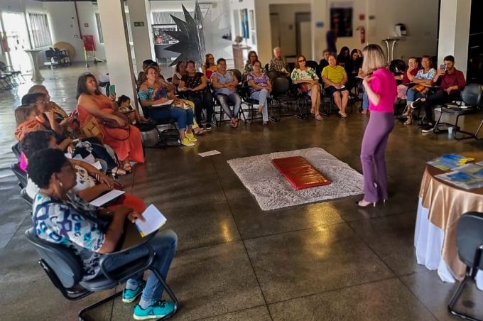 Empreendedores da Economia Solidária participam de palestra sobre negócios e inteligência emocional