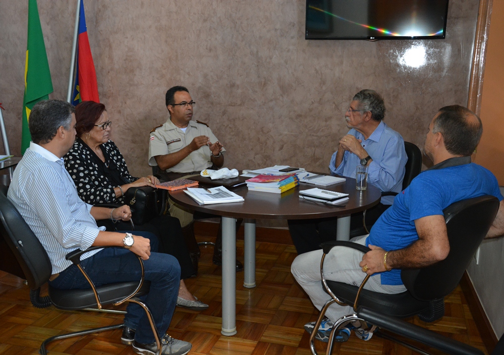 Governo recebe proposta de transformar Patrulhando a Cidadania em escola municipal