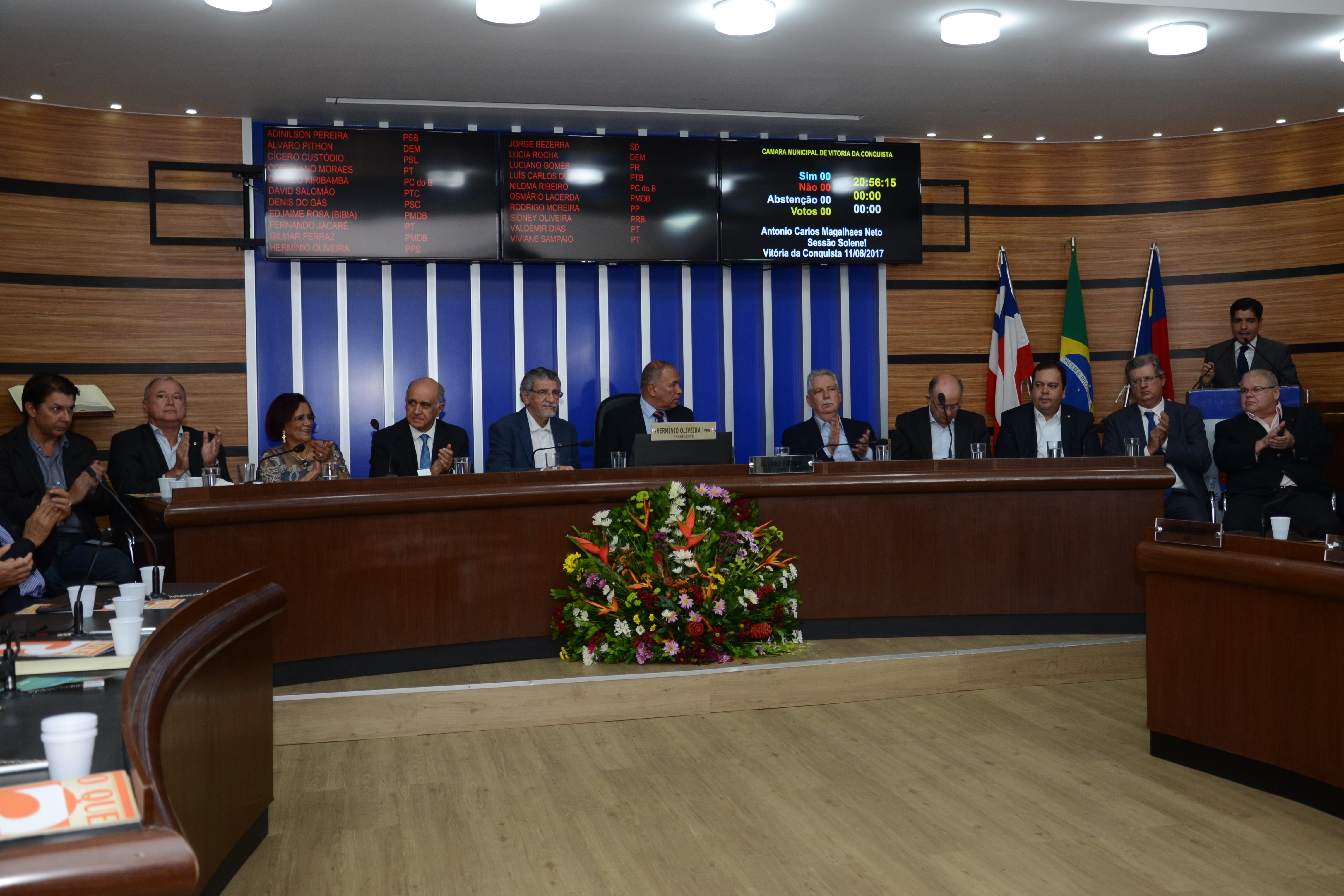 Governo Mais Perto de Você participa de entrega do Título de Cidadão Conquistense a ACM Neto