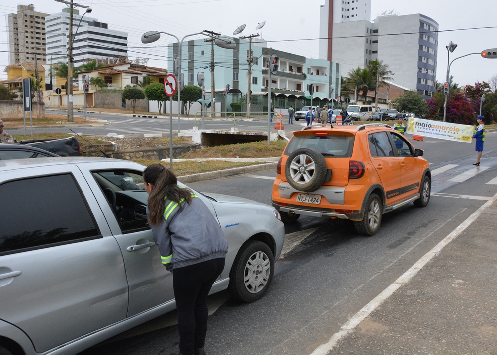 Maio Amarelo leva ação educativa à Avenida Juracy Magalhães