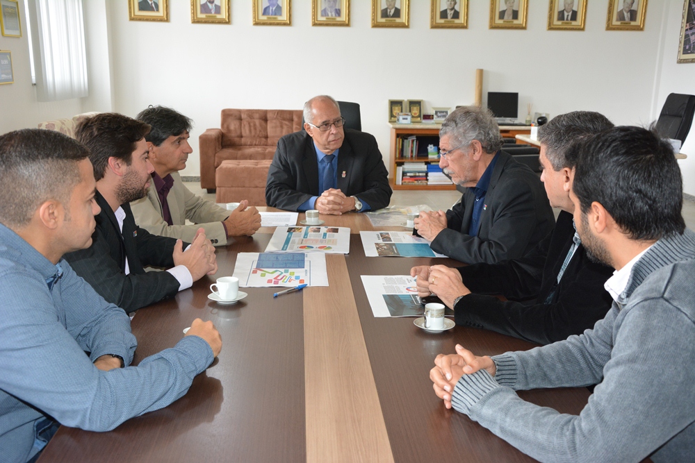 Prefeitura e Uesb assinam convênio de cooperação técnico-científica