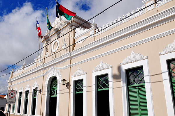 Em reunião histórica, prefeito participa de mesa de negociação e apresenta propostas aos sindicatos