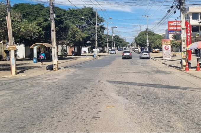 Prefeita assina ordem de serviço para recapeamento asfáltico da Avenida Central da Urbis VI