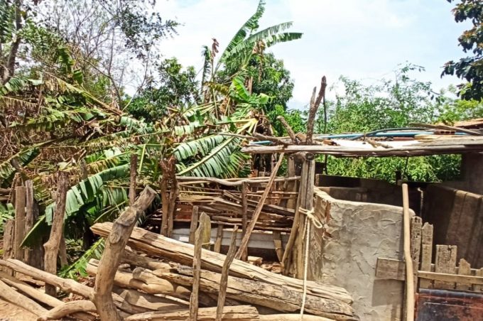 Defesa Civil vistoria povoados do Iguá atingidos pelo vendaval da noite de quarta