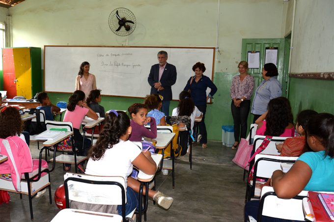 Prefeito e sua comitiva visitam Escola Municipal do Bem Querer
